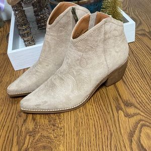 Cowboy style Ankle Booties - BRAND NEW - size 9